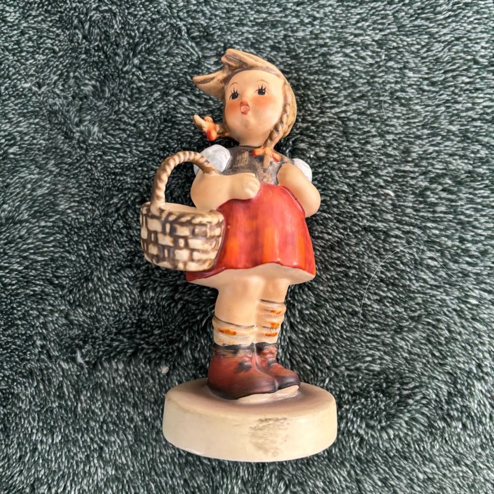 Vintage 96 Gretel Hummel figurine from Goebel